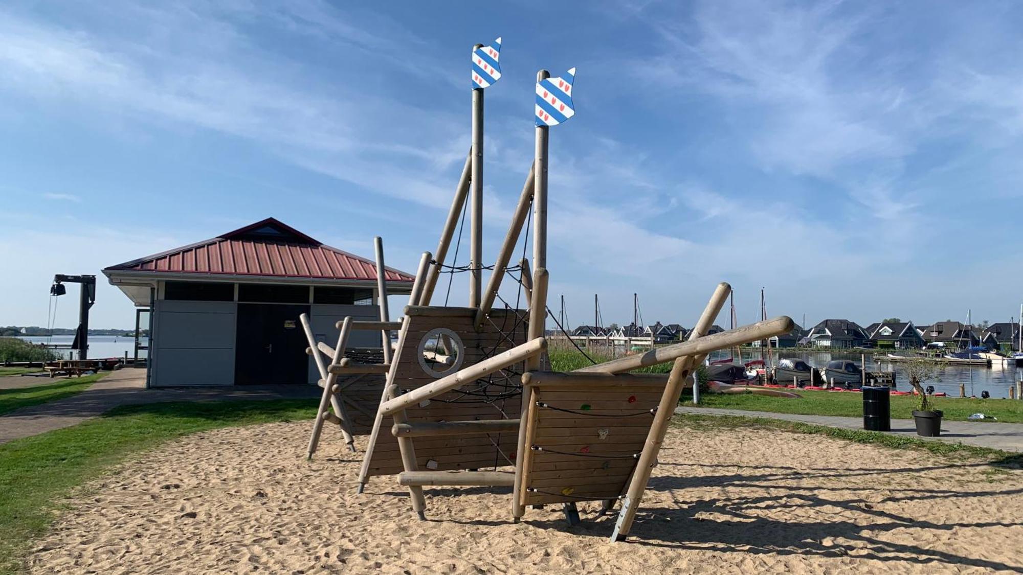 'T Paviljoenhus Bij Sneekermeer Offingawier Exterior foto